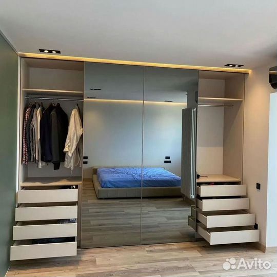 Шкаф купе зеркальный