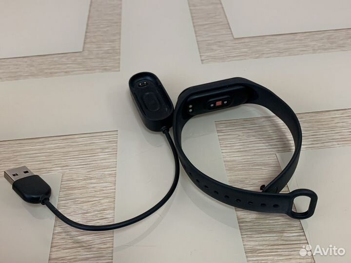 Фитнес браслет xiaomi mi band 4