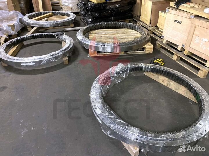 Поворотный круг Hitachi ZX200-E