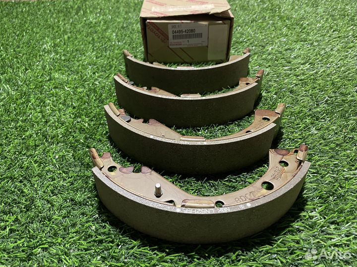 Колодки задние Toyota RAV4 2000-2005 Оригинал