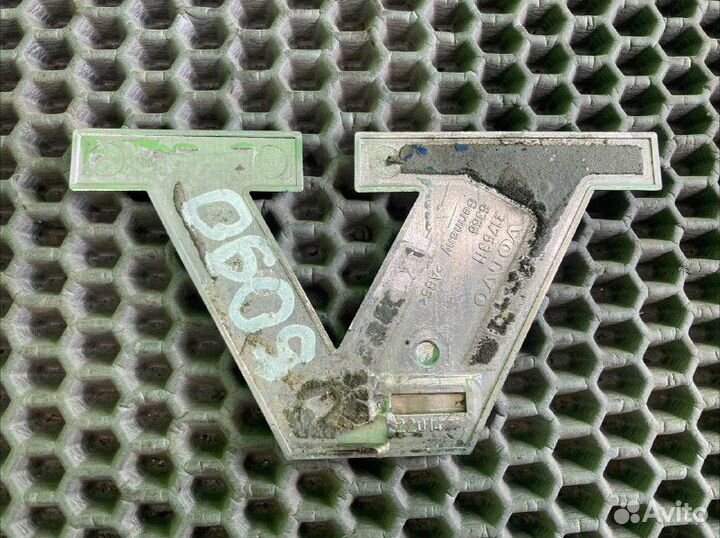 Шильдик volvo FH12