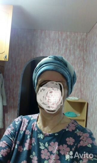 Шапка новенькая аккуратная весна/осень