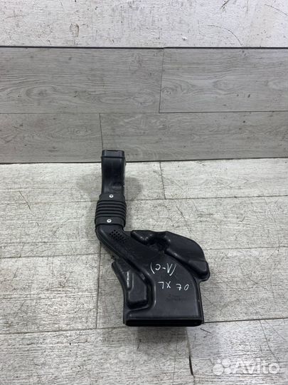 Патрубок воздушного фильтра