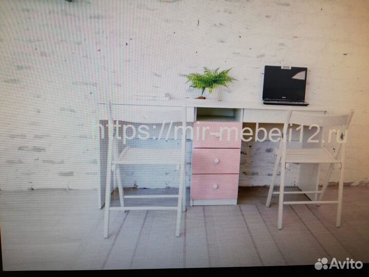 Детский письменный стол