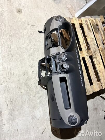 Торпедо Renault Sandero 1 панель