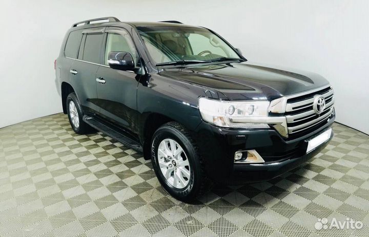 Пороги Toyota Land Cruiser 200 c подсветкой черные