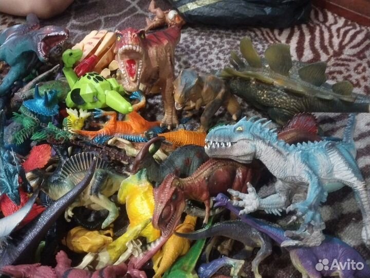 Динозавры игрушки