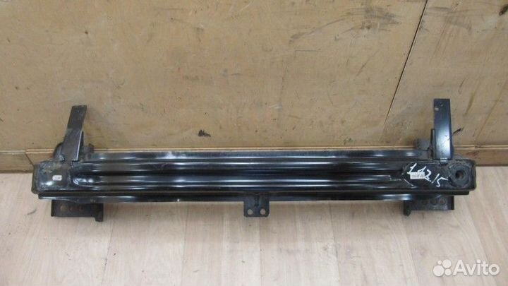 Усилитель переднего бампера Volkswagen Tiguan 2007