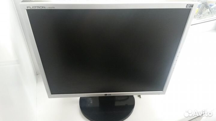 Монитор LG Flatron 19