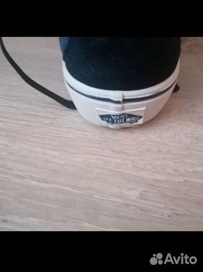 Кроссовки vans