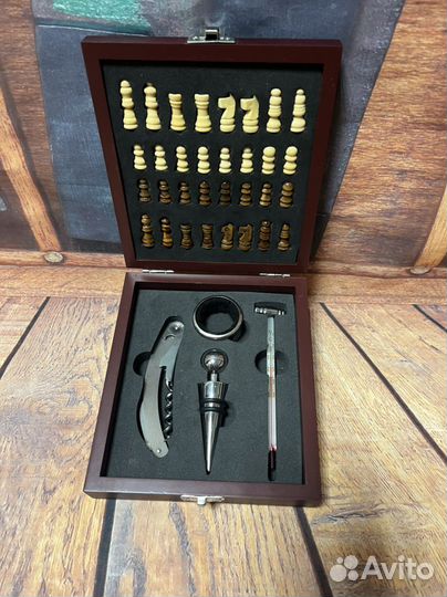 Подарочный набор для вина и шахматы