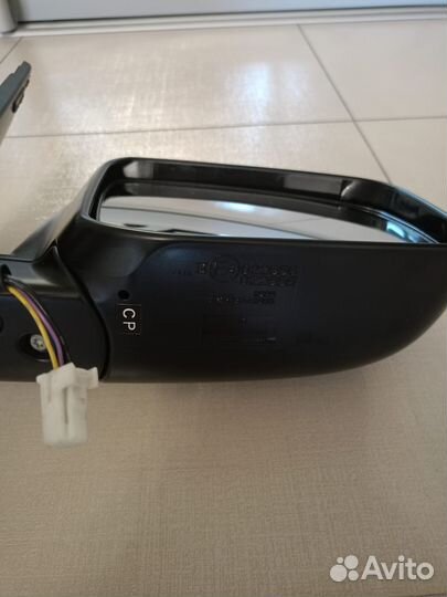 Продам зеркало правое на Nissan X-Trail