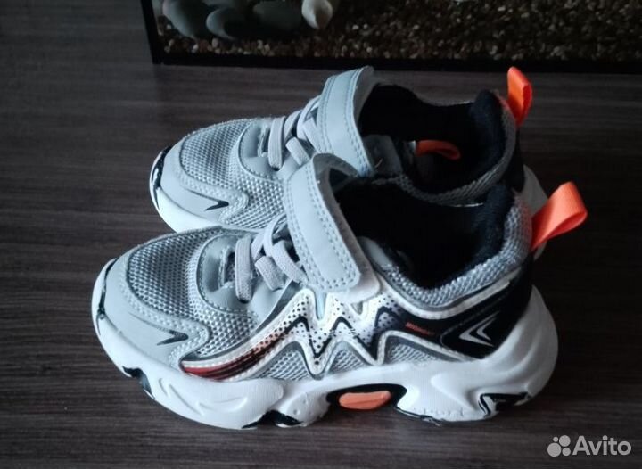 Кроссовки детские