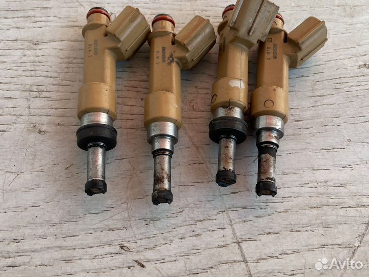 Toyota Avensis 3 T270 Топливные ворсунки