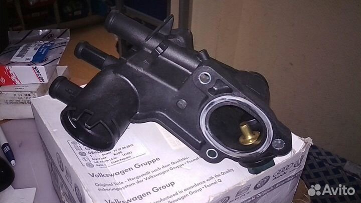 Корпус термостата VW Golf D 99-01