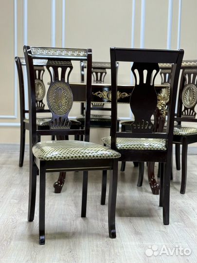 Стол и стулья