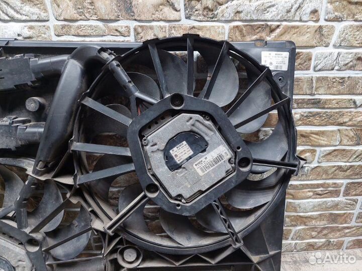 Вентилятор охлаждения радиатора Audi Q7 4L 2012