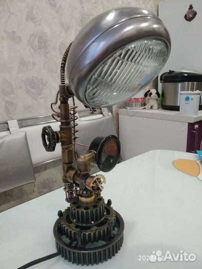 Лампа настольная