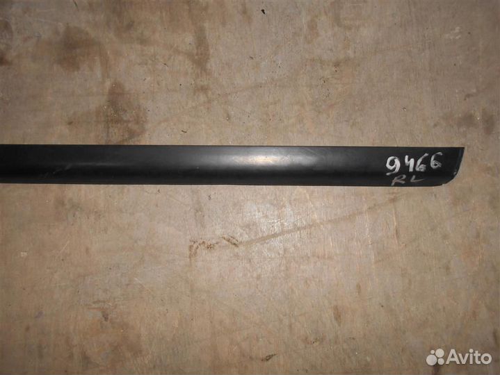 Уплотнитель стекла задней левой двери от Ford Mon