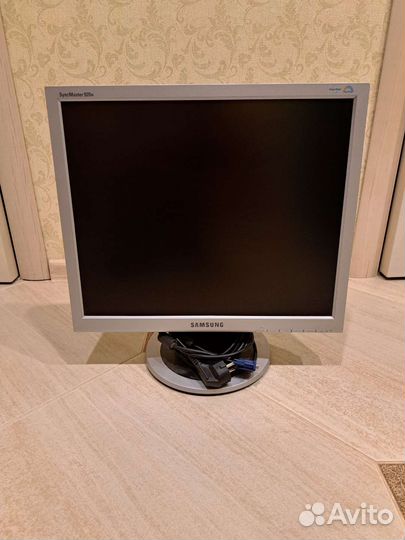 Монитор Samsung