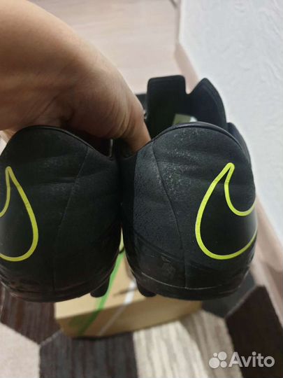 Футбольные бутсы nike