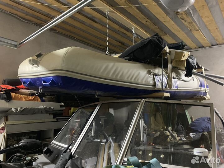 Лодка с Мотором