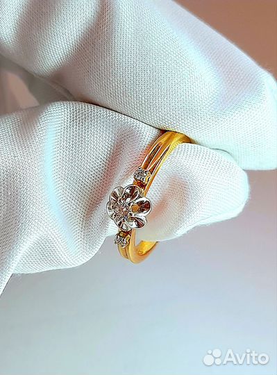 Золотое кольцо с бриллиантами