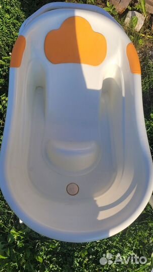 Ванночка для новорожденных с подставкой