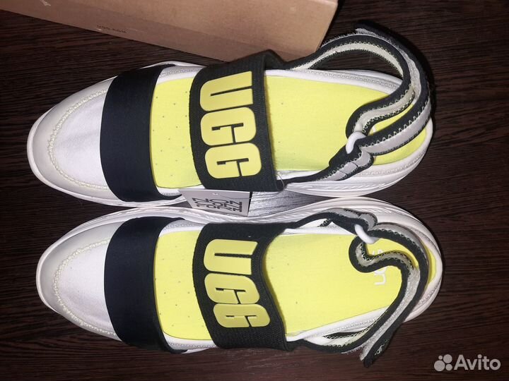 UGG Сандалии на платформе