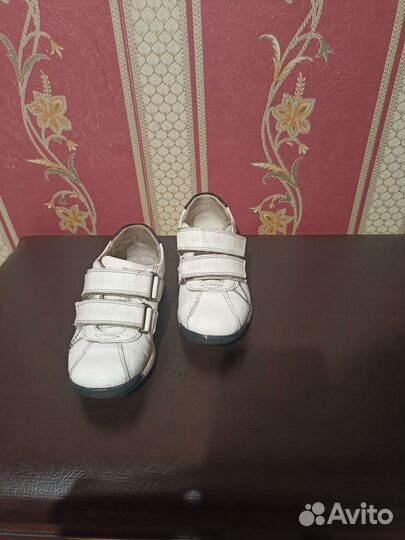 Кроссовки детские