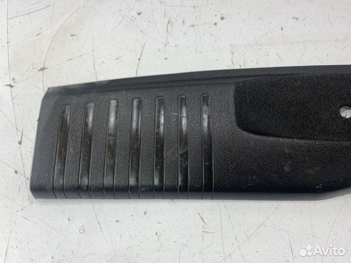 Ford fusion накладка на замок багажника, пластик
