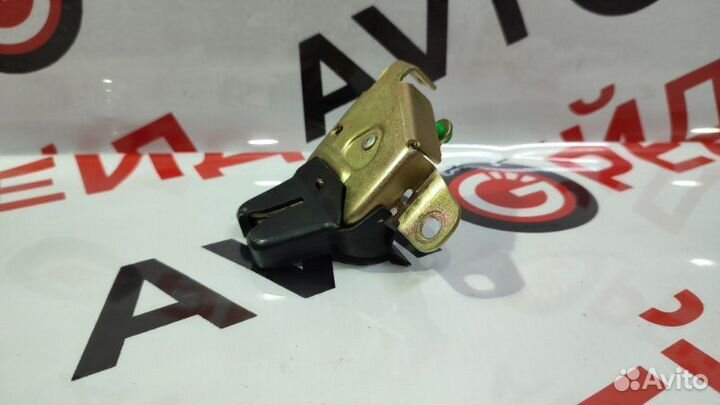 Замок крышки багажника Toyota Corona Premio ST210