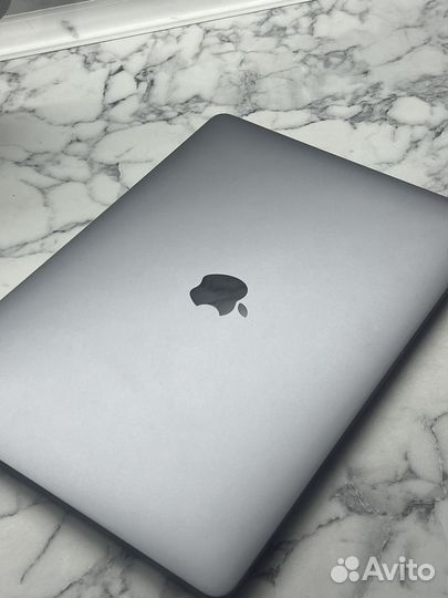 Macbook Pro 13 Retina 2019 i5