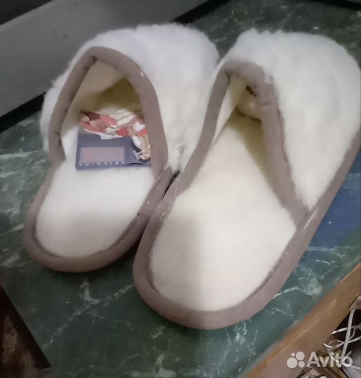 Женские тапочки