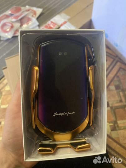 Автомобильная беспроводная зарядка-держатель