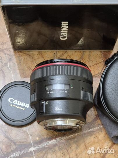 Canon EF 85mm f/1.2L II USM