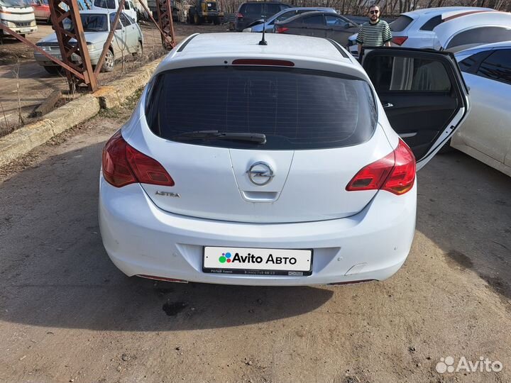 Opel Astra 1.6 AT, 2010, 235 000 км
