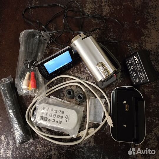 Цифровая видеокамера с HDD JVC Everio GZ-MG335