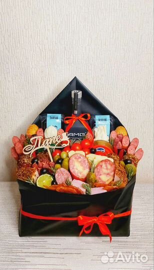 Мужской съедобный букет из деликатесов