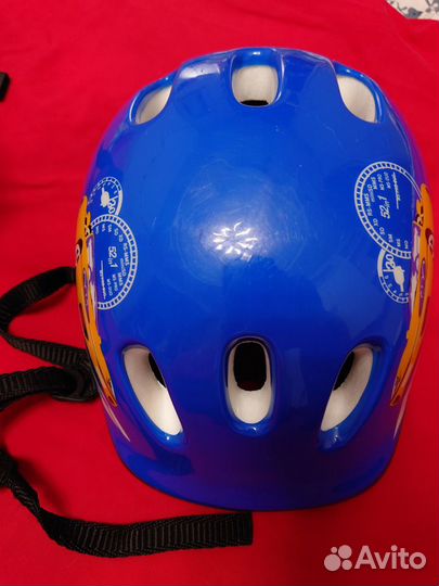 Детский шлем защитный и комплект защиты