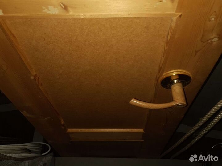 Дверь деревяная 60 на 199 см