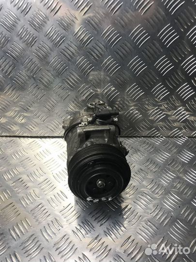 Компрессор системы кондиционирования Mercedes-Benz