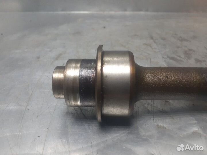 Вал масляного насоса Volkswagen Passat B5