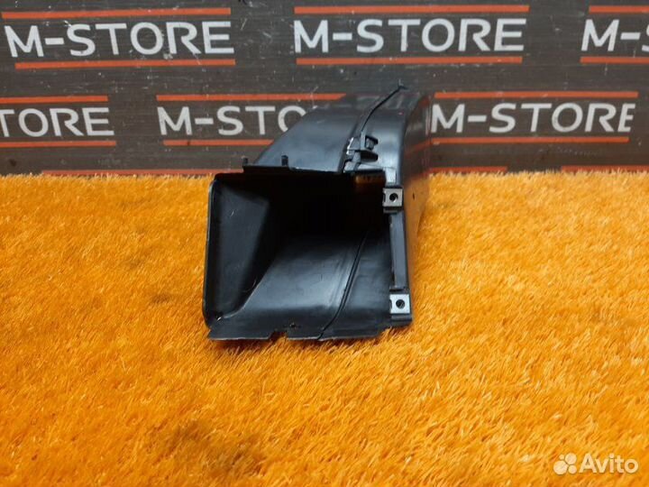 Воздуховод тормозов правый Bmw 5-Series E39 M54B30