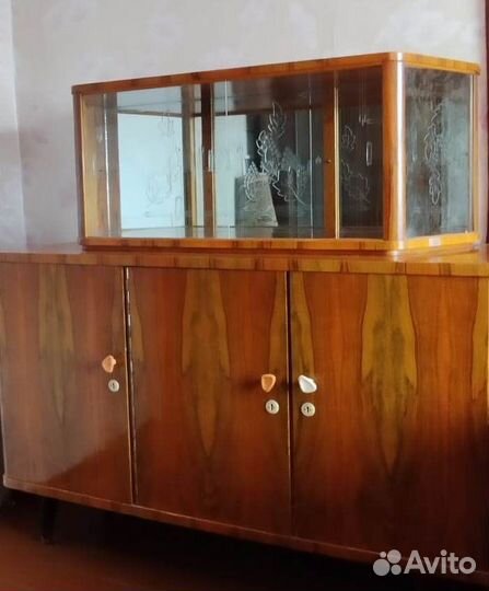 Старинный буфет