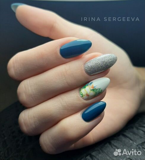 Педикюр с покрытием лаком