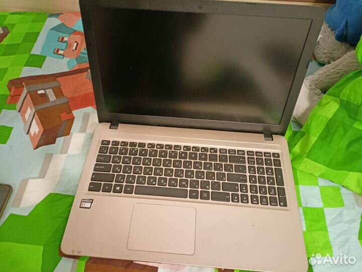 На запчасти ноутбук Асус x540y и тел Хонор 6а