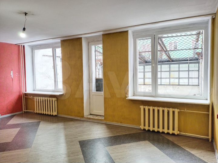 3-к. квартира, 90 м², 1/4 эт.