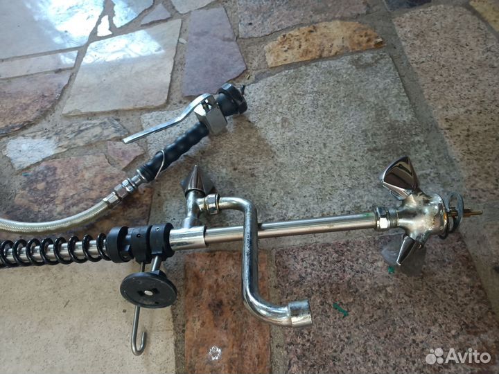 Кран с душем для мойки котлов для кафе