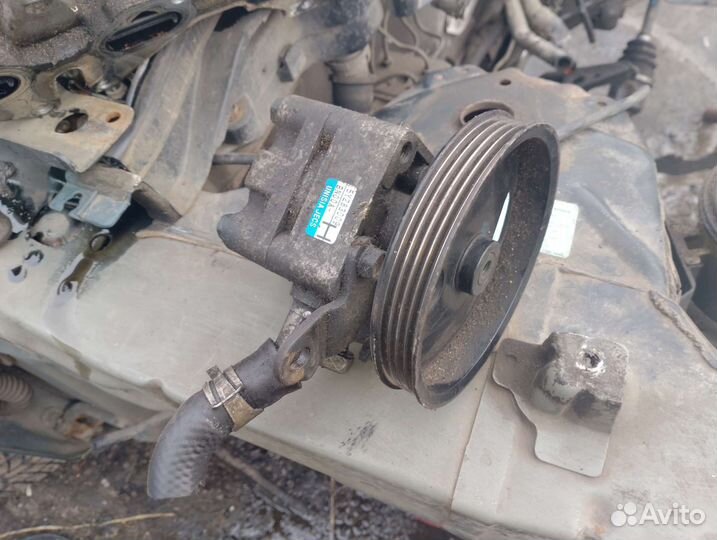 Насос гур Ниссан Альмера н16